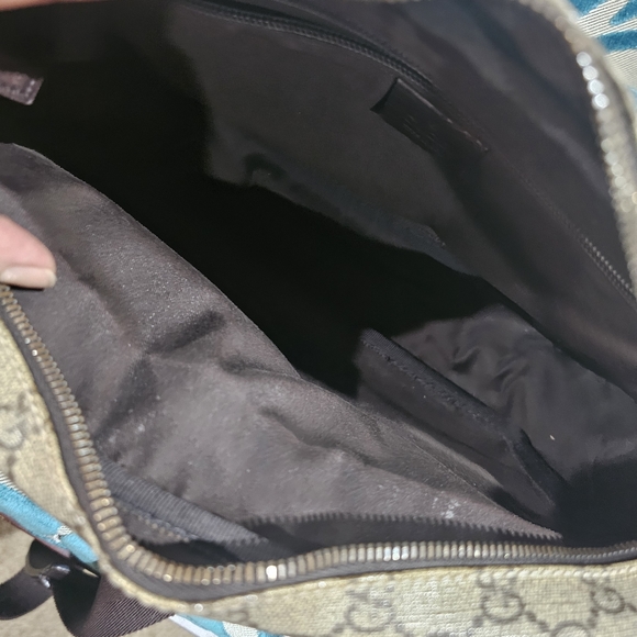 Authentic Vintage Gucci GG Crossbody - Picture 9 of 14